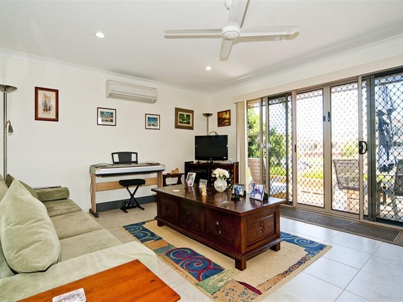 16 Oxley Drive, Paradise Point QLD 4216
