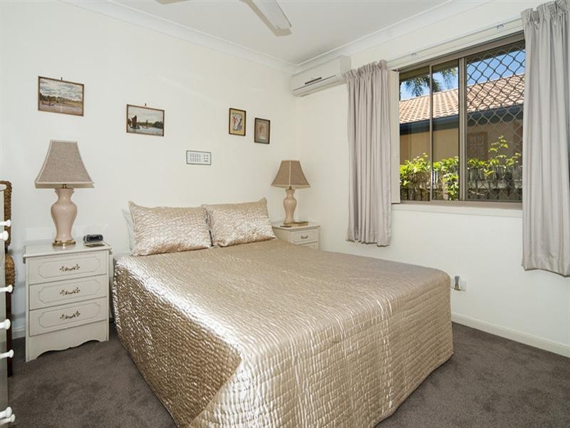 16 Oxley Drive, Paradise Point QLD 4216