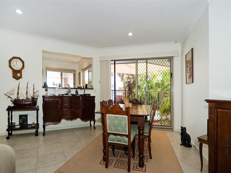 16 Oxley Drive, Paradise Point QLD 4216