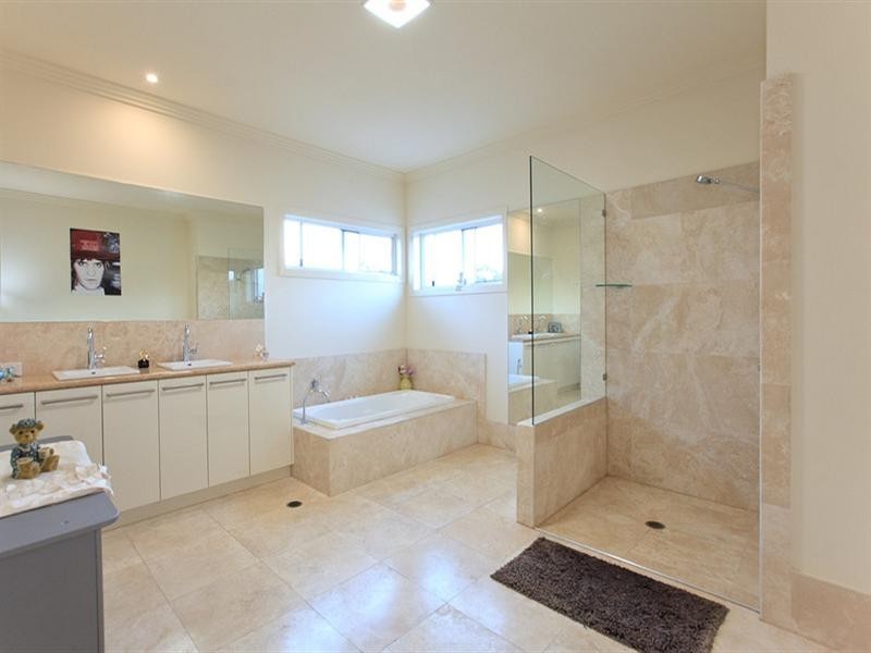 124 London Road, Belmont QLD 4153