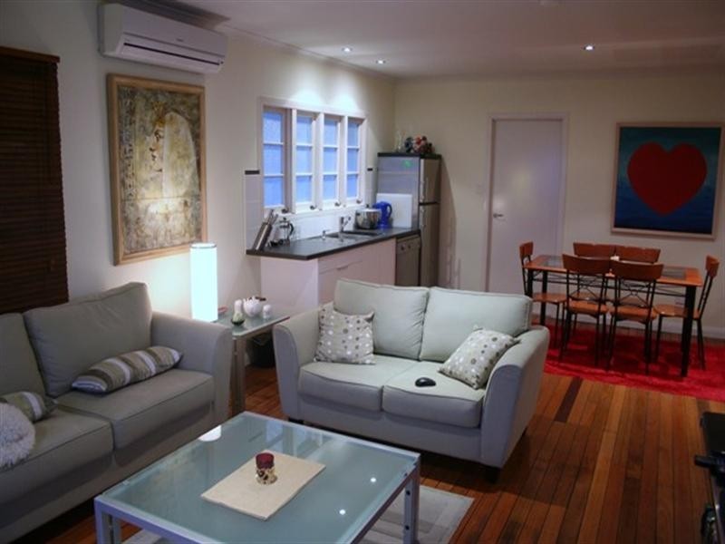 30 Burrai Street, Morningside QLD 4170