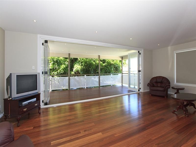 131 Shrapnel Road, Cannon Hill QLD 4170