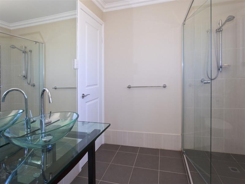 131 Shrapnel Road, Cannon Hill QLD 4170