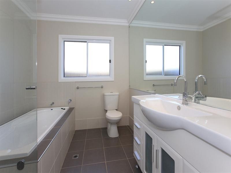 131 Shrapnel Road, Cannon Hill QLD 4170