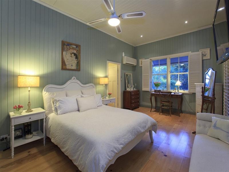 57 Lindsay Street, Hawthorne QLD 4171