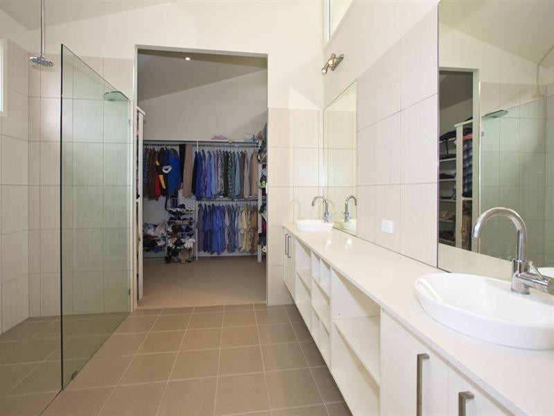 54 Shelley Street, Cannon Hill QLD 4170