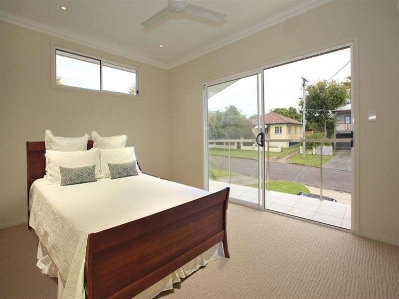 54 Shelley Street, Cannon Hill QLD 4170