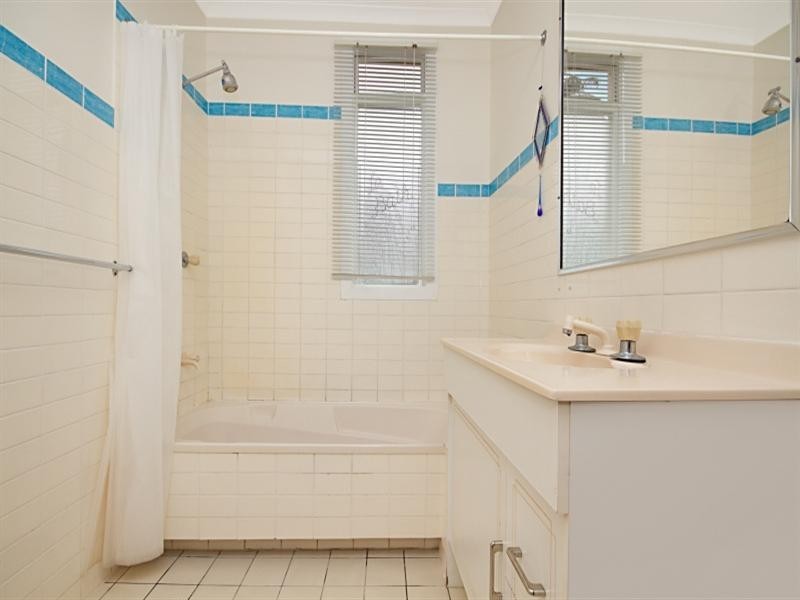 72 Bolan Street, Bulimba QLD 4171