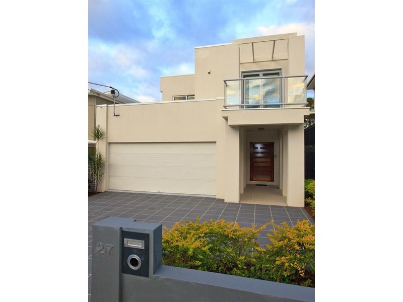 27 Taylor Street, Balmoral QLD 4171