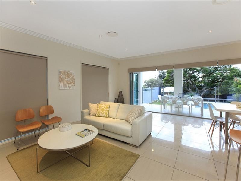 27 Taylor Street, Balmoral QLD 4171