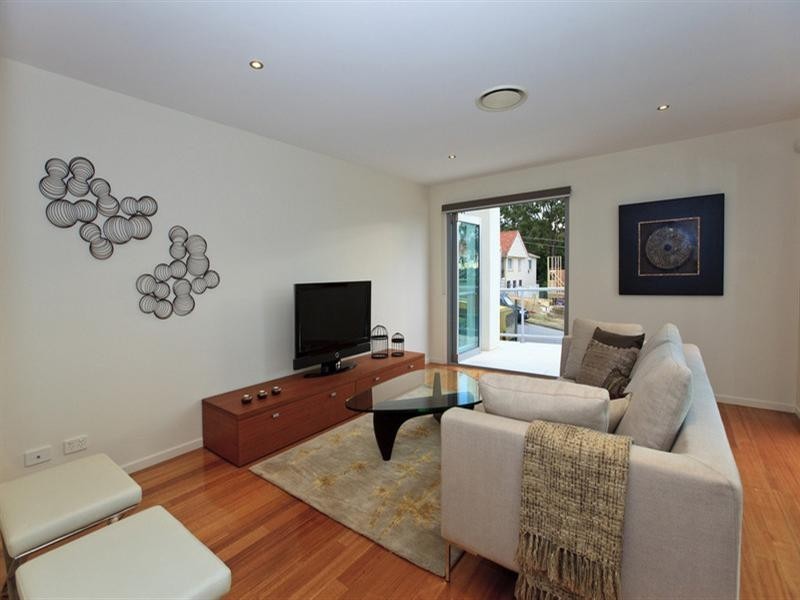 27 Taylor Street, Balmoral QLD 4171