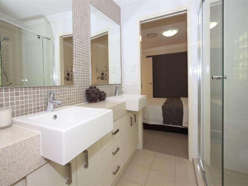 27 Taylor Street, Balmoral QLD 4171