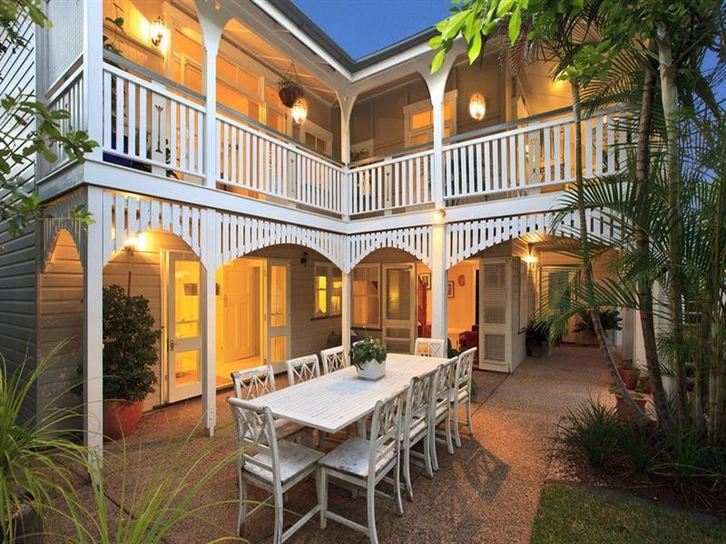24 Barton Street, Hawthorne QLD 4171