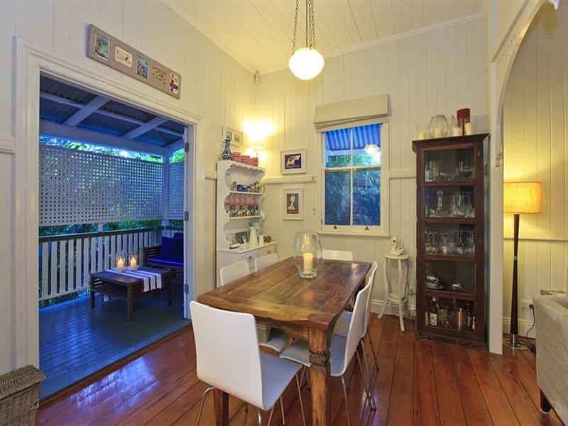 24 Barton Street, Hawthorne QLD 4171