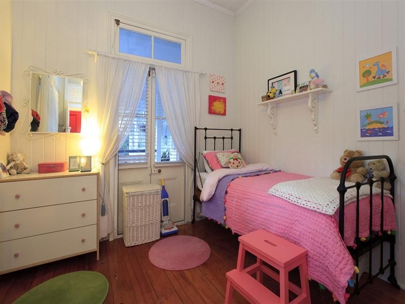 24 Barton Street, Hawthorne QLD 4171