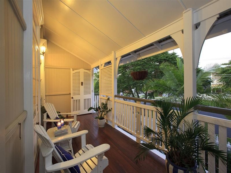 24 Barton Street, Hawthorne QLD 4171