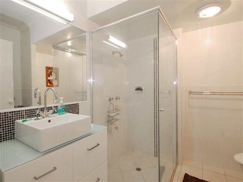 23/96 Norman Crescent, Norman Park QLD 4170