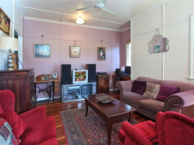 37 Shrapnel Road, Cannon Hill QLD 4170