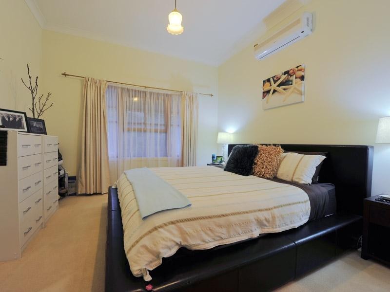103 Norman Avenue, Norman Park QLD 4170