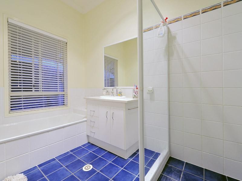 103 Norman Avenue, Norman Park QLD 4170