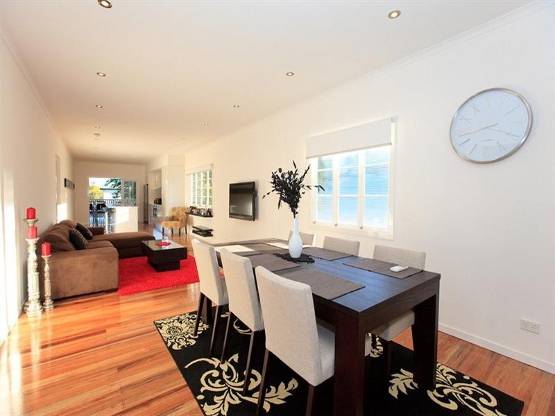 13 Longfellow Street, Norman Park QLD 4170