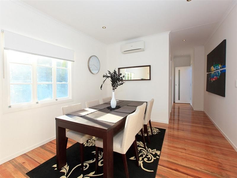 13 Longfellow Street, Norman Park QLD 4170