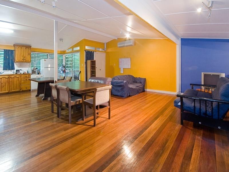 15 Grunert Street, Holland Park QLD 4121