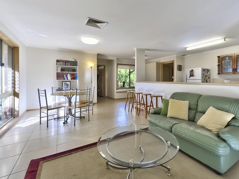 99 Scrub Road, Carindale QLD 4152