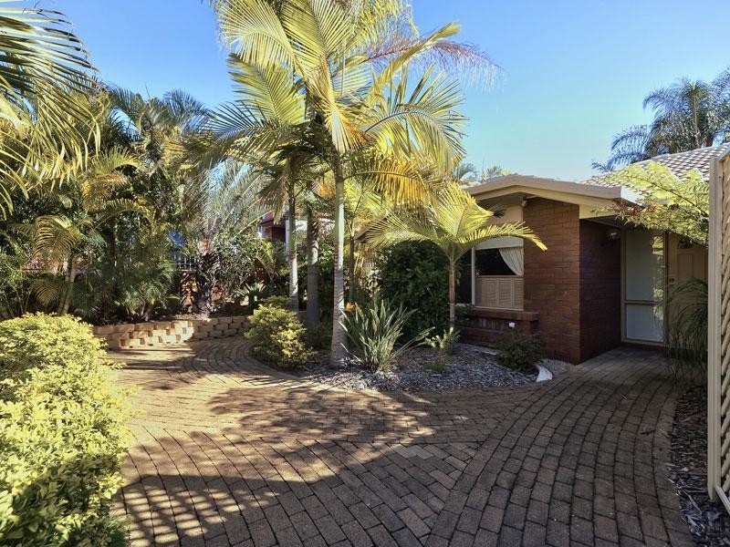 99 Scrub Road, Carindale QLD 4152