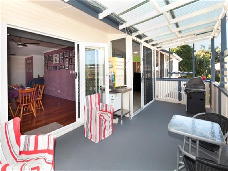 26 Melbourne Avenue, Camp Hill QLD 4152