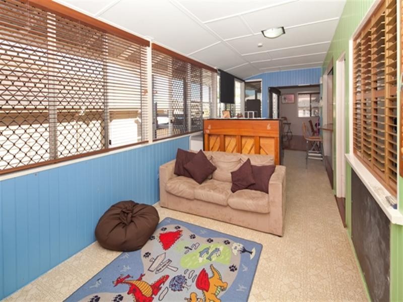 26 Melbourne Avenue, Camp Hill QLD 4152