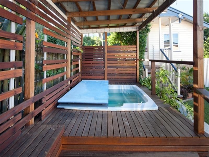 26 Melbourne Avenue, Camp Hill QLD 4152