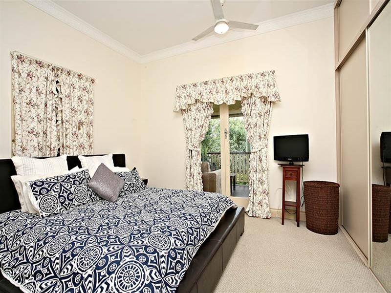 14 McConnell Street, Bulimba QLD 4171