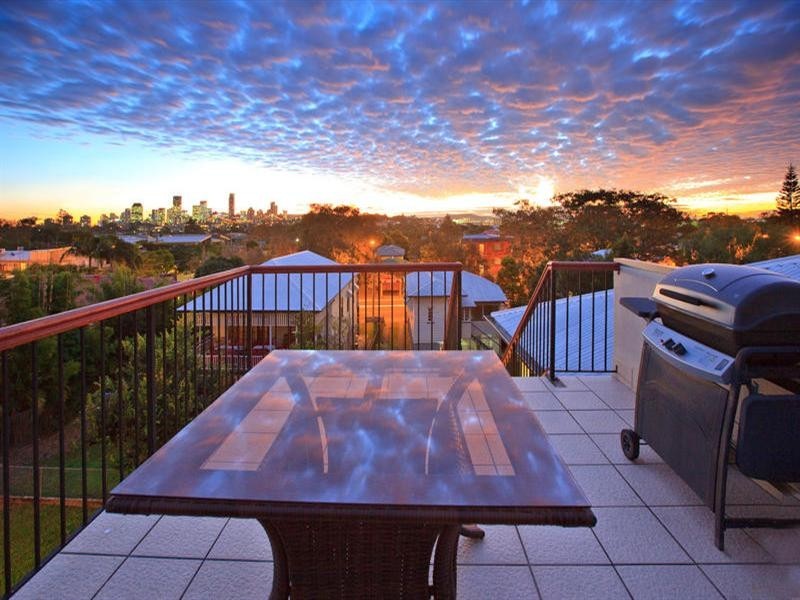 38 Alexandra Street, Balmoral QLD 4171