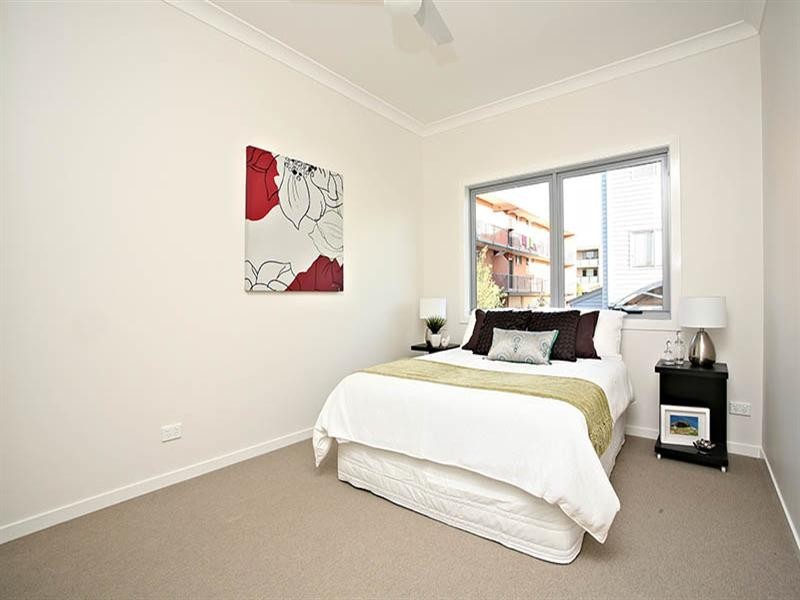 87 Stephens Street, Morningside QLD 4170