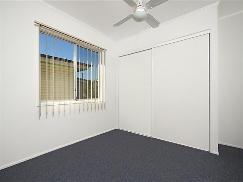 100 Molloy Road, Cannon Hill QLD 4170