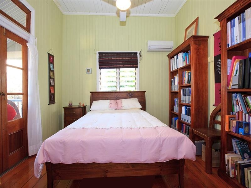 42A Thackeray Street, Norman Park QLD 4170