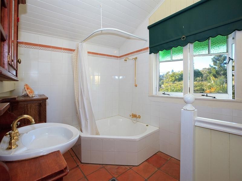 42A Thackeray Street, Norman Park QLD 4170