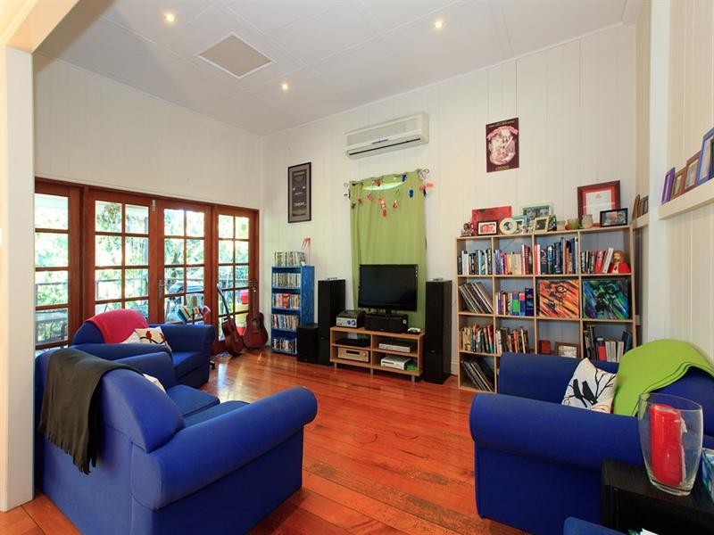 27 Latrobe Street, East Brisbane QLD 4169