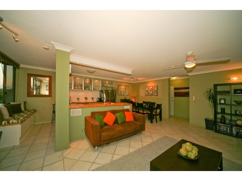 4/12 Hanworth Street, East Brisbane QLD 4169