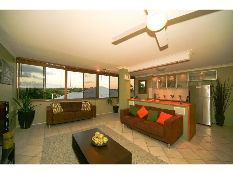 4/12 Hanworth Street, East Brisbane QLD 4169