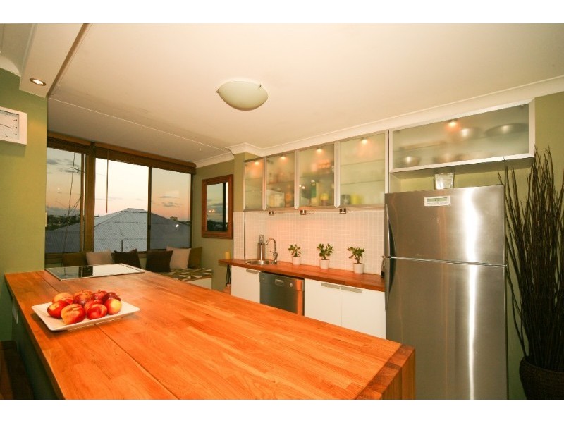 4/12 Hanworth Street, East Brisbane QLD 4169