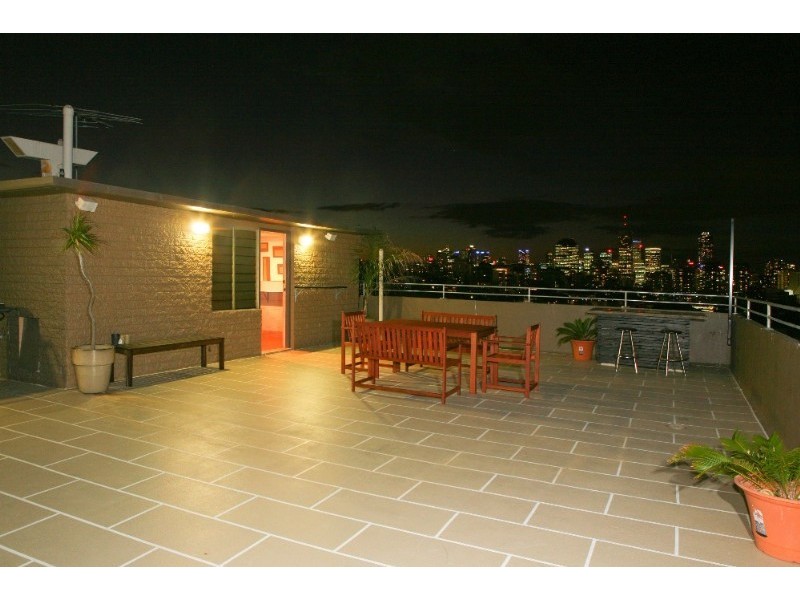 4/12 Hanworth Street, East Brisbane QLD 4169