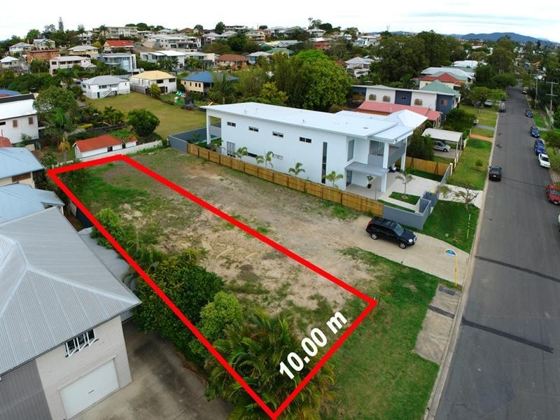 8 Cowper, Bulimba QLD 4171