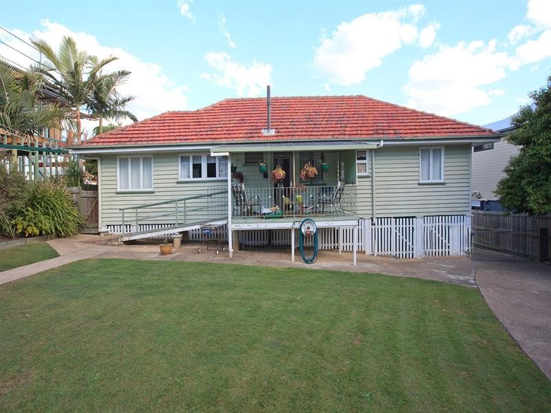 26 Sydney Avenue, Camp Hill QLD 4152