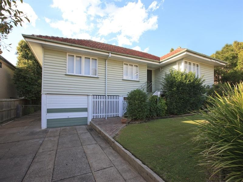 26 Sydney Avenue, Camp Hill QLD 4152