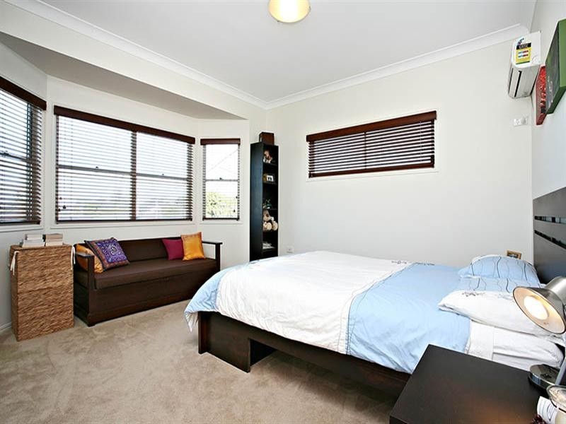 35 Dorothea Street, Cannon Hill QLD 4170