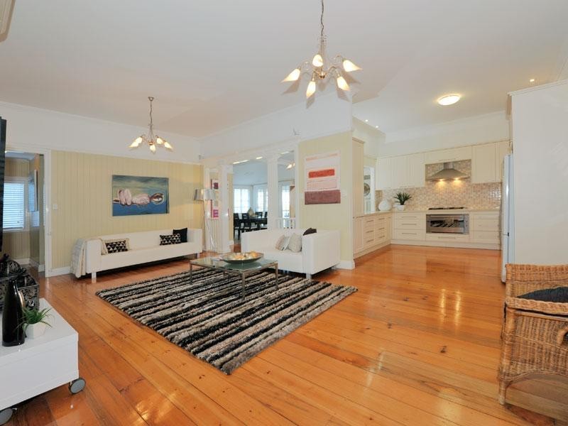 49 Barton Parade, Balmoral QLD 4171