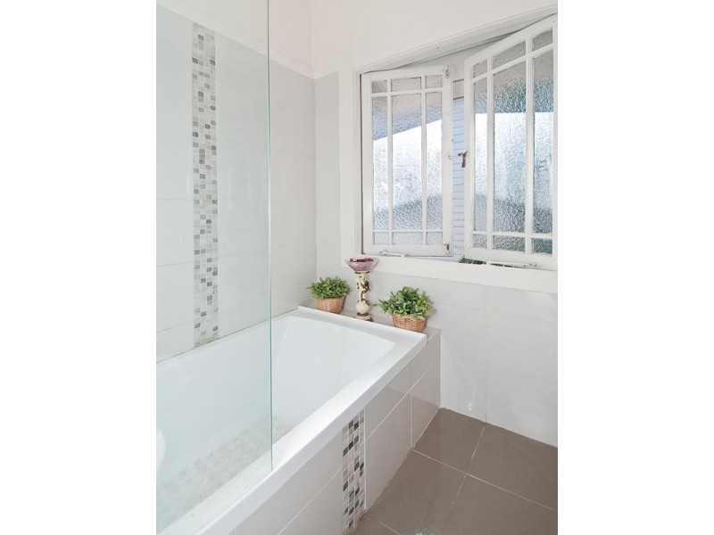 38 Douglas Street, Greenslopes QLD 4120