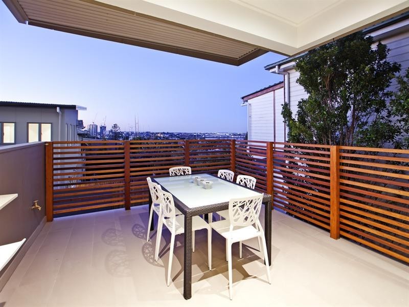 1/266 Oxford Street, Balmoral QLD 4171